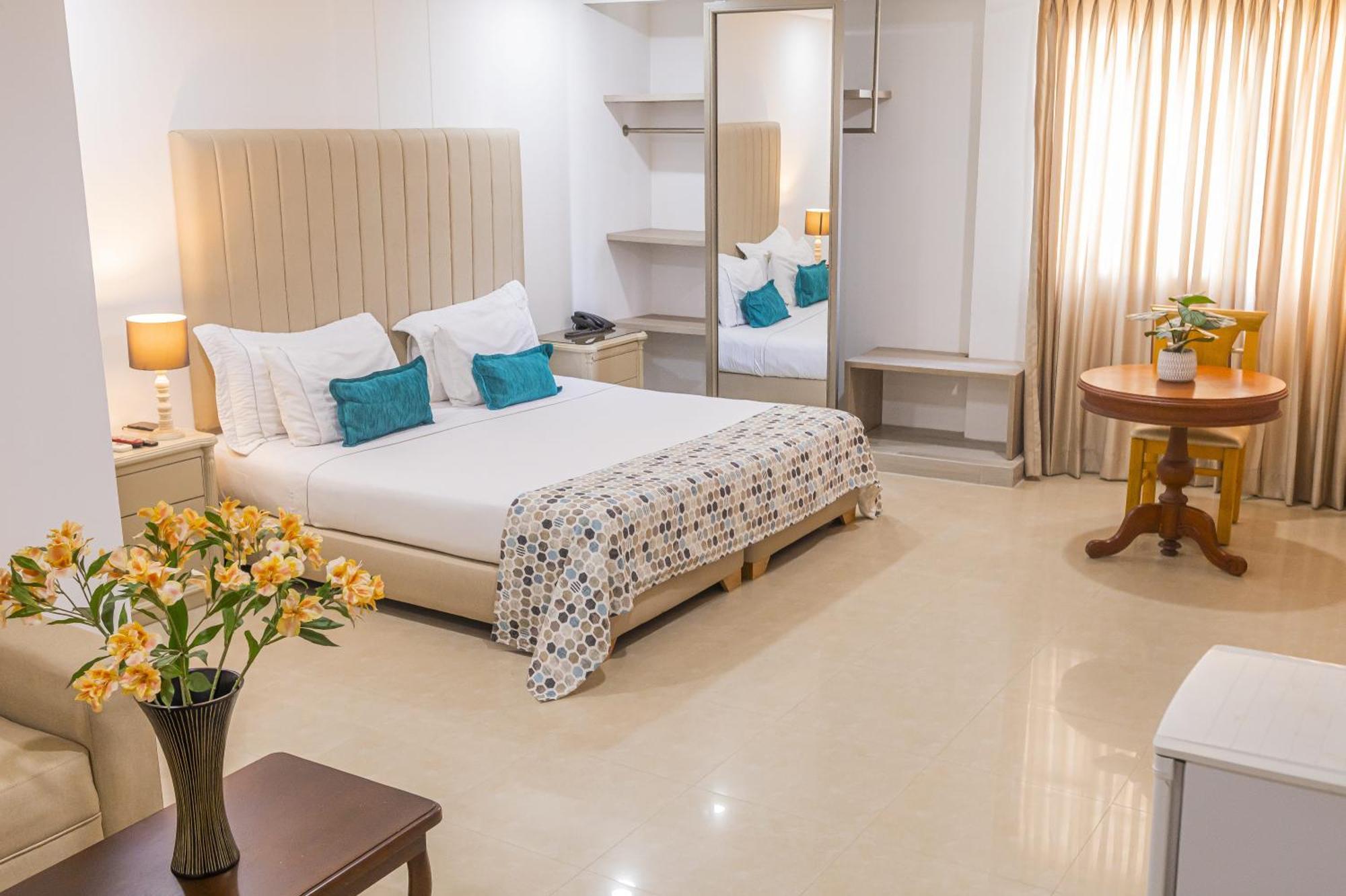 Hotel Costa Bonita Монтерия Экстерьер фото